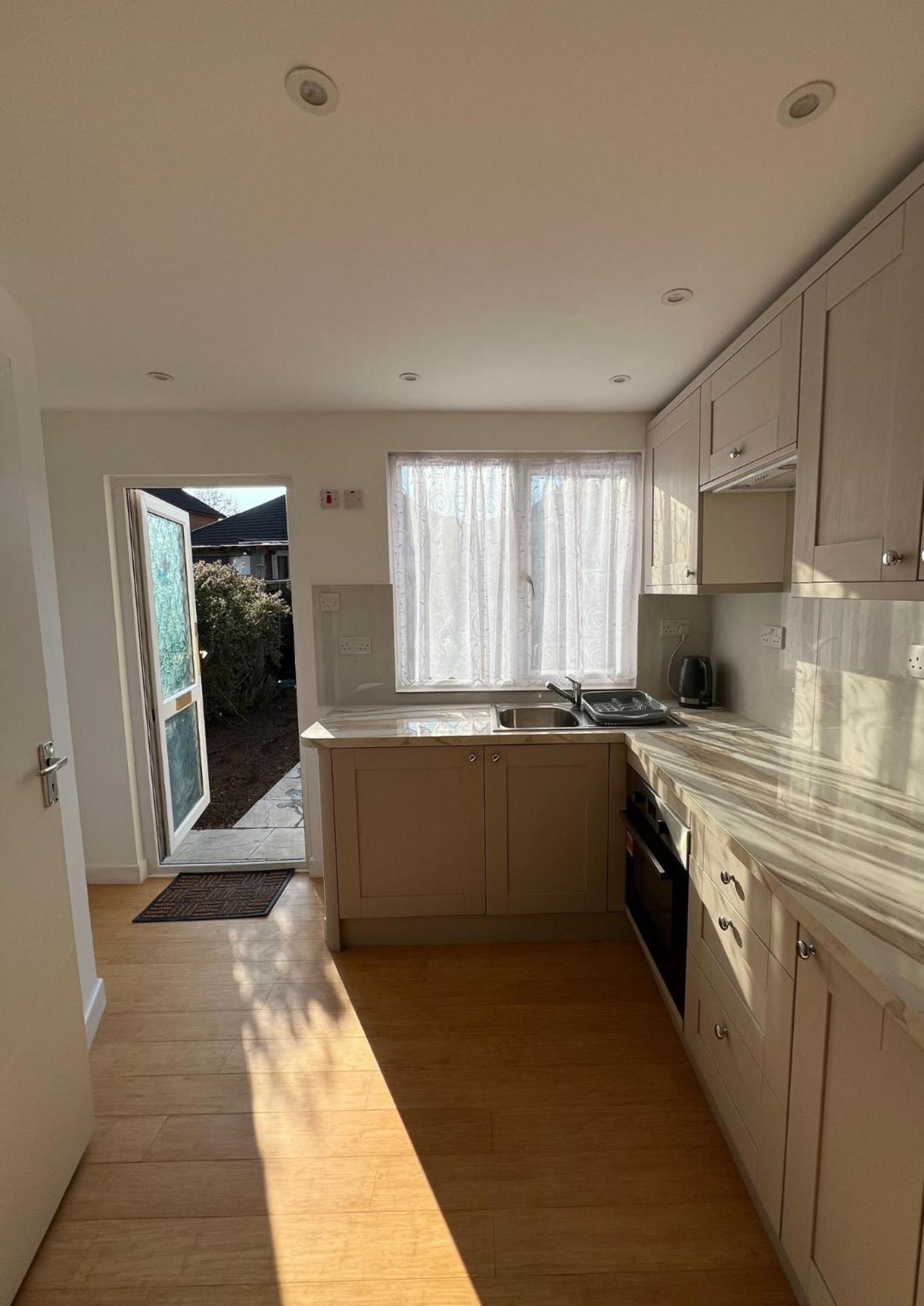 Homestay Spacious Double Bedroom Flat Near